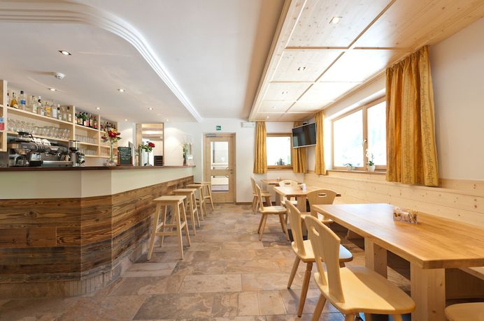 Imagen del bar/restaurante del Hotel Albergo Zur Sonne. Foto 5