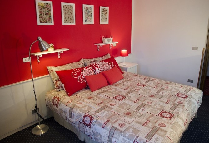 Imagen de la habitación del Hotel Albergo al Sole Zoldo Alto. Foto 7