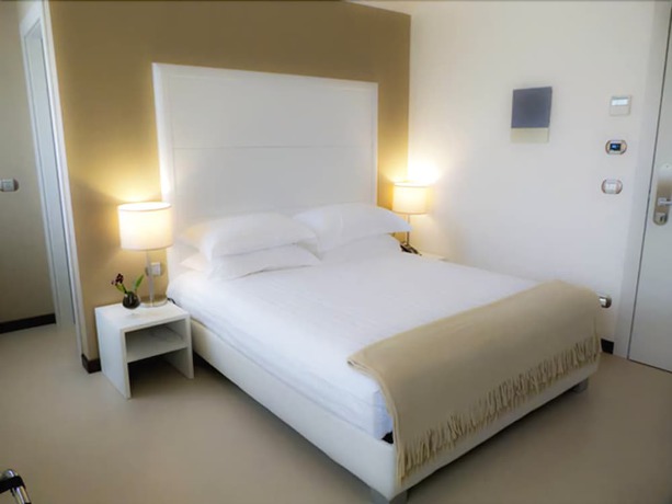 Imagen de la habitación del Hotel Albergo del Sole, Tarento. Foto 6