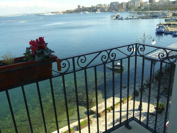 Imagen de la habitación del Hotel Albergo del Sole, Tarento. Foto 17