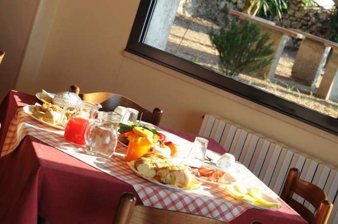 Imagen del bar/restaurante del Hotel Albergo villa nobile. Foto 4