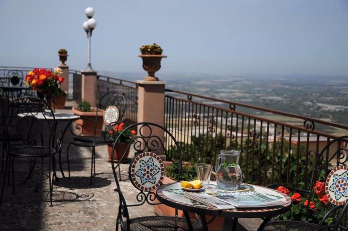 Imagen del bar/restaurante del Hotel Albergo villa nobile. Foto 6