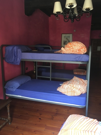 Imagen de la habitación del Hotel Albergue Gandara. Foto 3