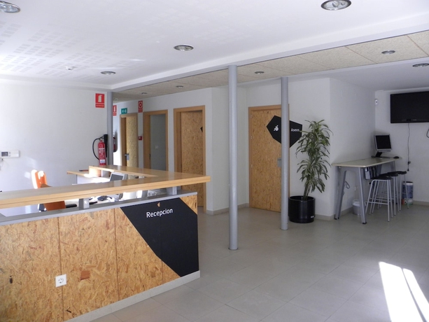 Imagen de los interiores del Hotel Albergue Juvenil El Valle. Foto 8