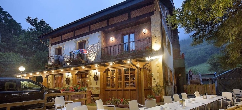 Imagen general del Hotel Albergue Los Nuberos - Hostel. Foto 1