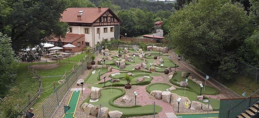 Imagen de los exteriores del Hotel Albergue Los Nuberos - Hostel. Foto 12