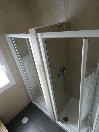 Imagen de la habitación del Hotel Albergue Noja Aventura - Hostel. Foto 10