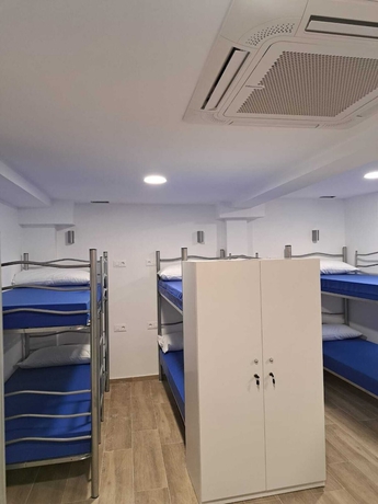 Imagen de la habitación del Hotel Albergue O Bailar&iacute;n. Foto 9