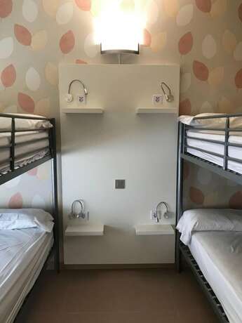 Imagen de la habitación del Hotel Albergue O Cruceiro - Hostel. Foto 15