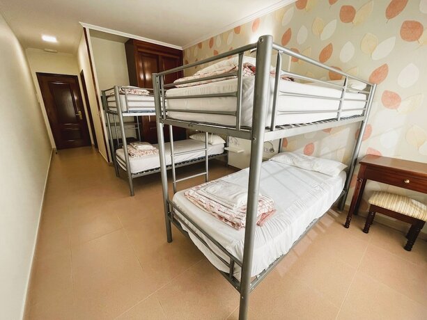 Imagen de la habitación del Hotel Albergue O Cruceiro - Hostel. Foto 17