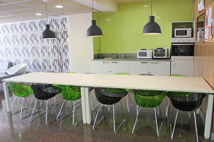 Imagen de los interiores del Hotel Albergue Residencia Universitaria Los Abedules. Foto 16