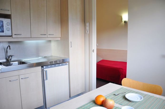 Imagen de los interiores del Hotel Albergue Residencia Universitaria Los Abedules. Foto 17