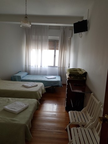 Imagen de la habitación del Hotel Albergue Turistico Silleda. Foto 18