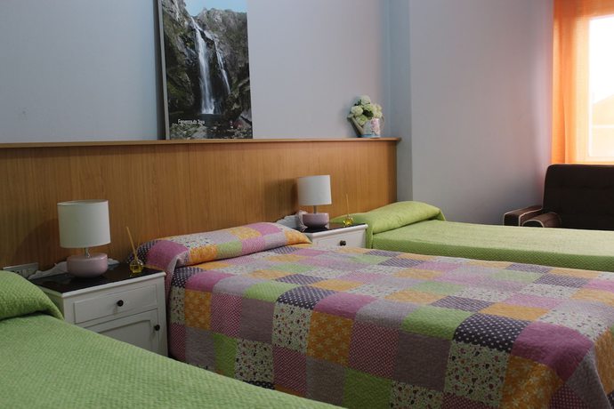 Imagen de la habitación del Hotel Albergue Turistico Silleda. Foto 19