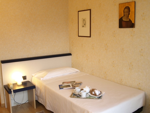 Imagen de la habitación del Hotel Alberi. Foto 5