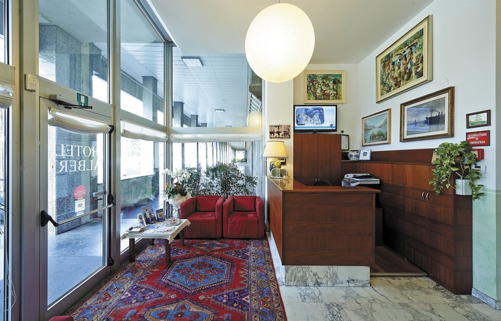 Imagen de los interiores del Hotel Alberi. Foto 15