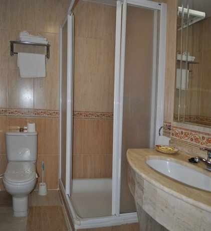 Imagen de la habitación del Hotel Albero, Granada. Foto 7