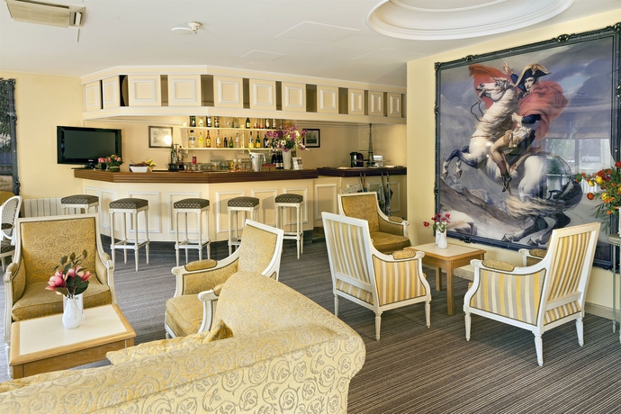 Imagen del bar/restaurante del Hotel Albert 1er, RUEIL MALMAISON. Foto 2