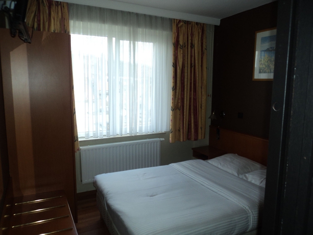 Imagen de la habitación del Hotel Albert, Bruselas. Foto 12