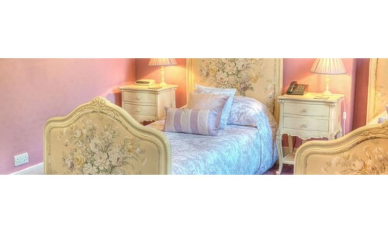 Imagen de la habitación del Hotel Albert Cottage. Foto 13