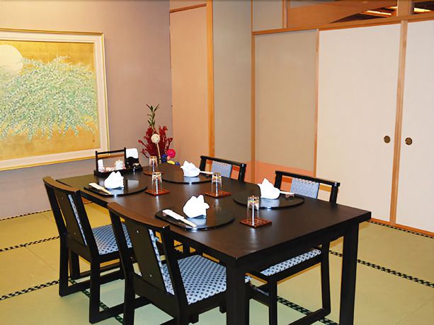 Imagen del bar/restaurante del Hotel Albert Hotel Akita. Foto 2