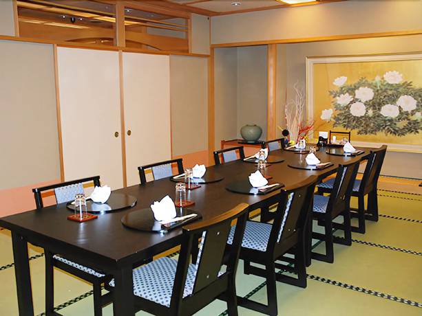Imagen del bar/restaurante del Hotel Albert Hotel Akita. Foto 3