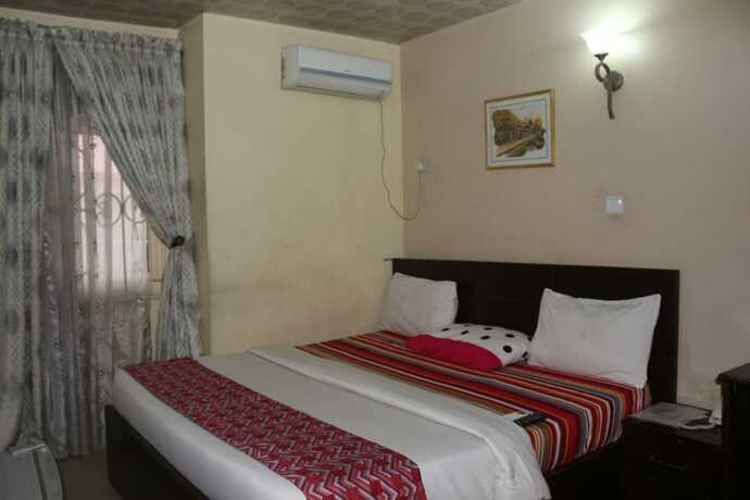 Imagen de la habitación del Hotel Albert Suites. Foto 14