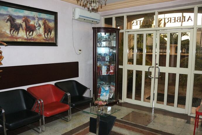 Imagen general del Hotel Albert Suites. Foto 8