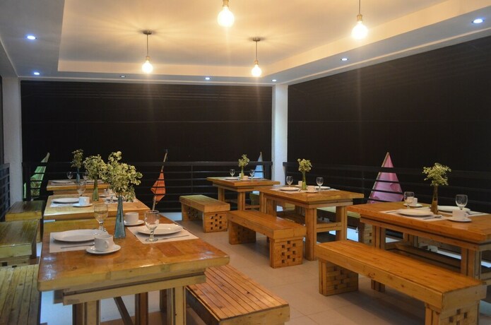 Imagen del bar/restaurante del Hotel Alberto's By Dj Seungli. Foto 19