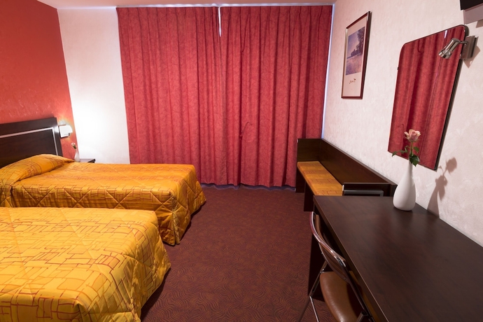 Imagen de la habitación del Hotel Albion, Lourdes. Foto 8
