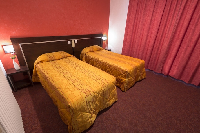 Imagen de la habitación del Hotel Albion, Lourdes. Foto 10