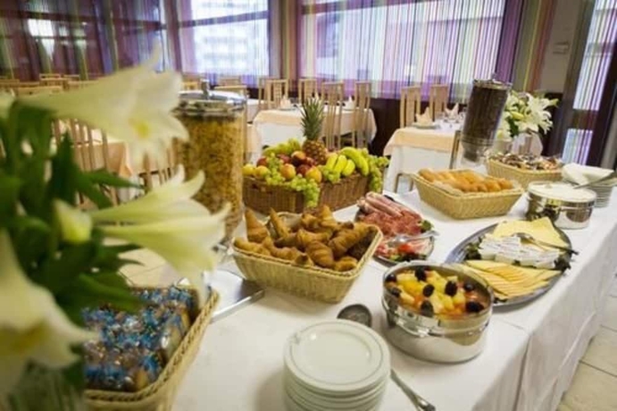 Imagen del bar/restaurante del Hotel Albion, Lourdes. Foto 3