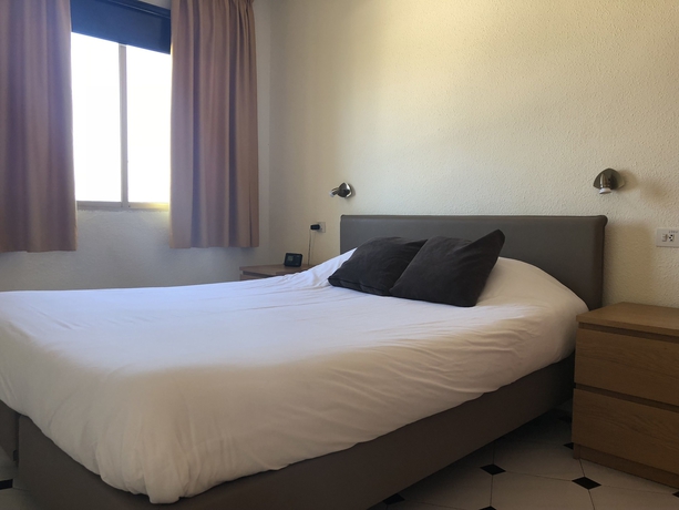 Imagen de la habitación del Hotel Albir Up Paradise. Foto 2