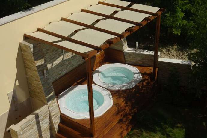 Imagen de la piscina del Hotel Albizia. Foto 19