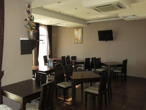 Imagen del bar/restaurante del Hotel Albizia. Foto 3