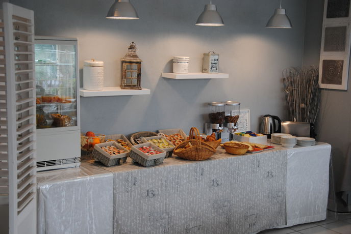 Imagen de la habitación del Hotel Albizzia. Foto 8