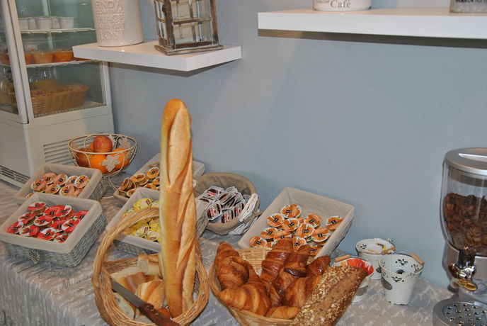 Imagen de la habitación del Hotel Albizzia. Foto 9