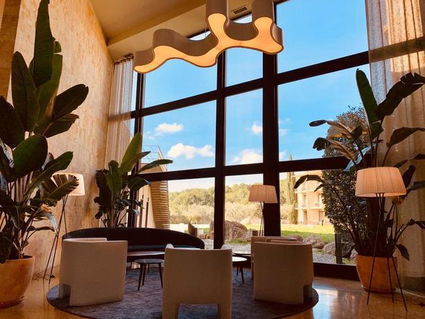 Imagen de los interiores del Hotel Albons. Foto 7