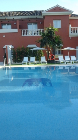 Imagen de la piscina del Hotel Alboran Algeciras. Foto 19