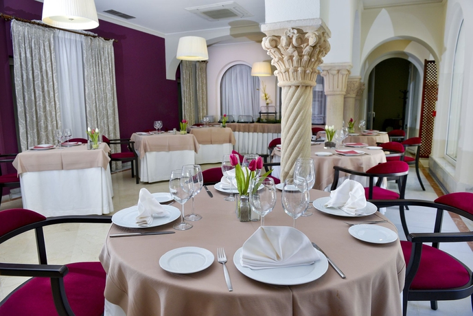 Imagen del bar/restaurante del Hotel Alboran Algeciras. Foto 2
