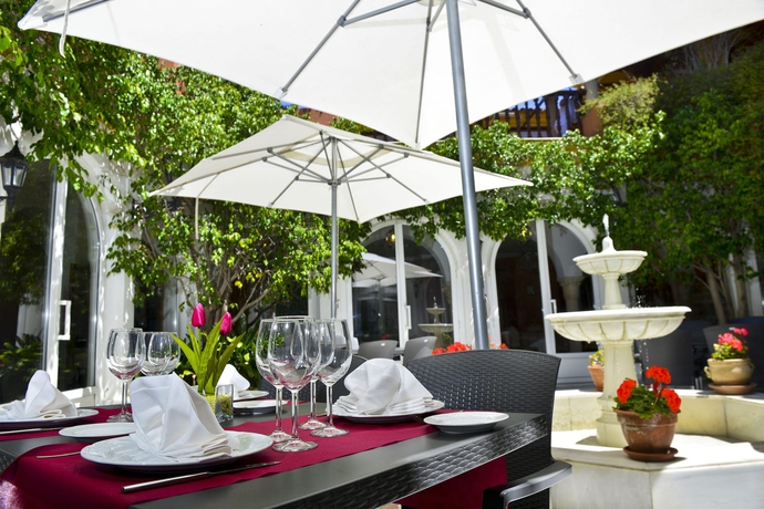 Imagen del bar/restaurante del Hotel Alboran Algeciras. Foto 3