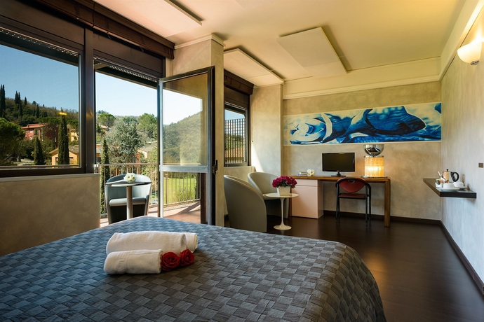 Imagen de la habitación del Hotel Albornoz Palace Spoleto. Foto 7