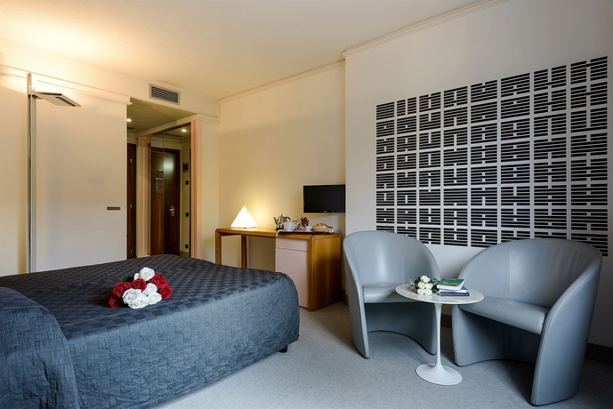 Imagen de la habitación del Hotel Albornoz Palace Spoleto. Foto 9