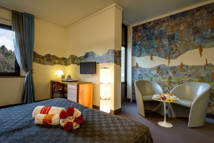 Imagen de la habitación del Hotel Albornoz Palace Spoleto. Foto 10