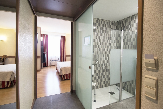 Imagen de la habitación del Hotel Albret. Foto 4