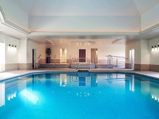 Imagen de la piscina del Hotel Albrighton Halland Spa a member of Radisson Individuals. Foto 18