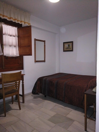 Imagen de la habitación del Hotel Albucasis. Foto 8