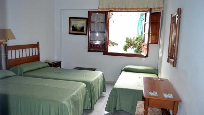 Imagen de la habitación del Hotel Albucasis. Foto 12