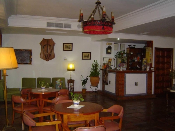 Imagen de los interiores del Hotel Albucasis. Foto 18