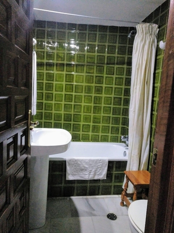 Imagen de la habitación del Hotel Albucasis. Foto 17